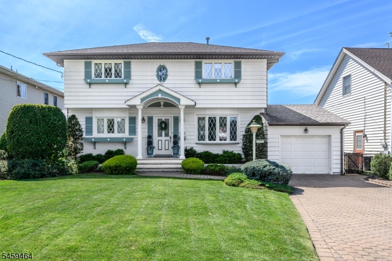 544 Pinewood Avenue Roselle Park NJ 07204