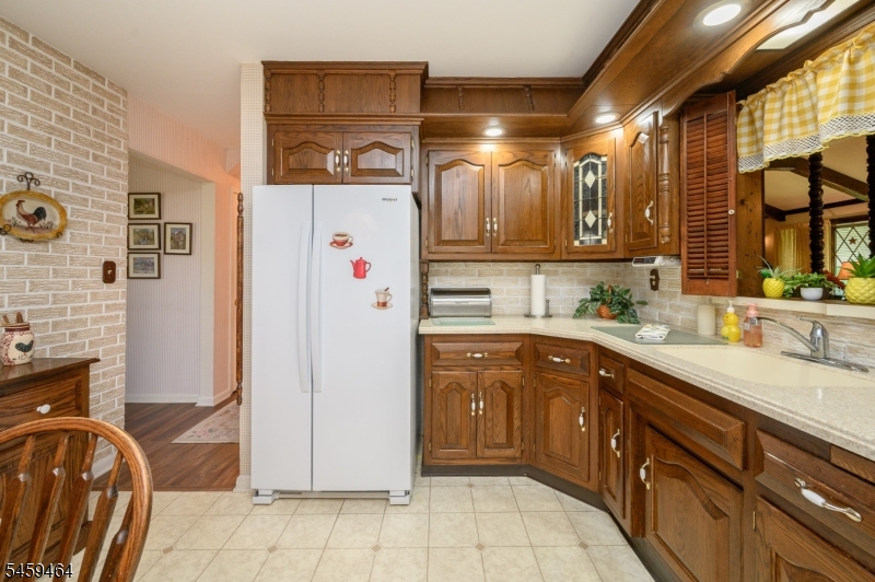 544 Pinewood Avenue Roselle Park NJ 07204