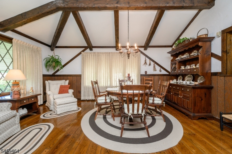 544 Pinewood Avenue Roselle Park NJ 07204