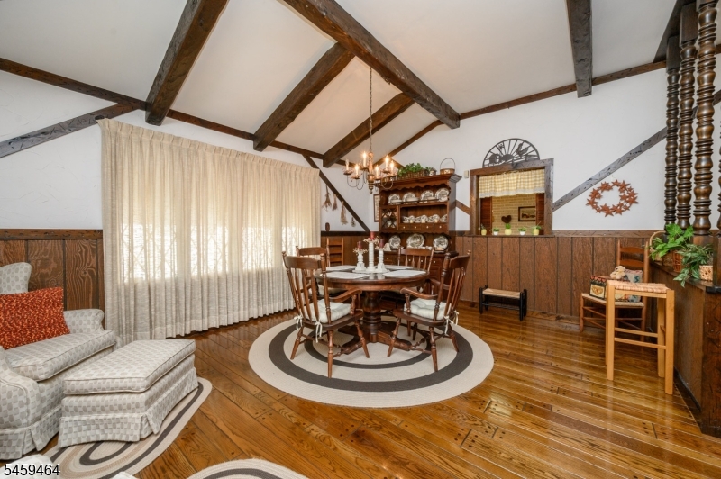 544 Pinewood Avenue Roselle Park NJ 07204