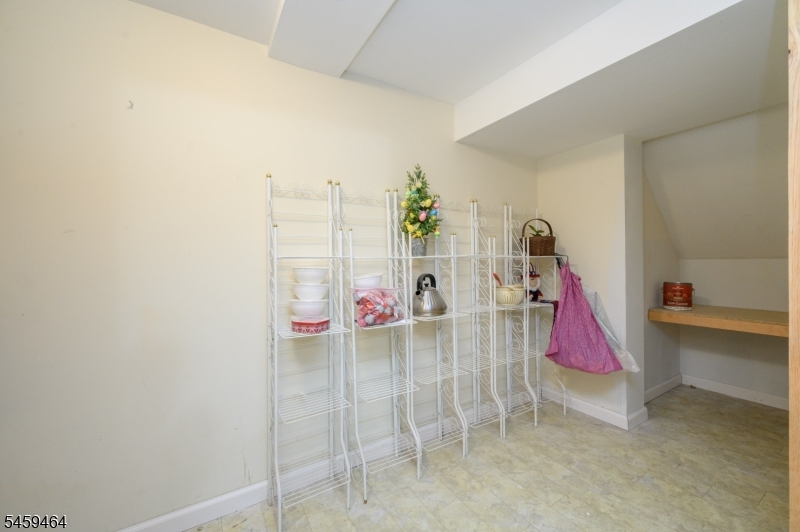 544 Pinewood Avenue Roselle Park NJ 07204