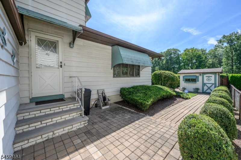 544 Pinewood Avenue Roselle Park NJ 07204