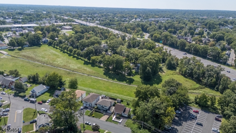 544 Pinewood Avenue Roselle Park NJ 07204
