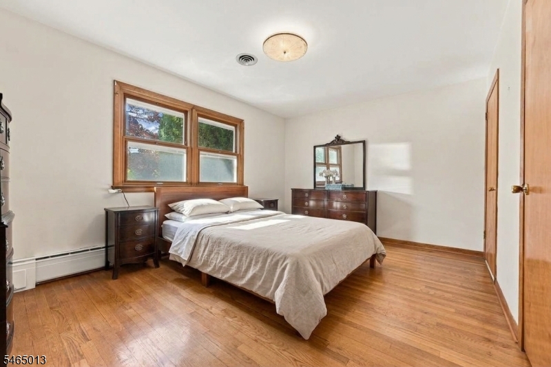 66 Enclosure Street Nutley NJ 07110