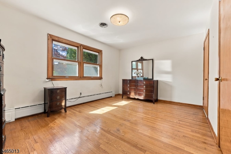 66 Enclosure Street Nutley NJ 07110
