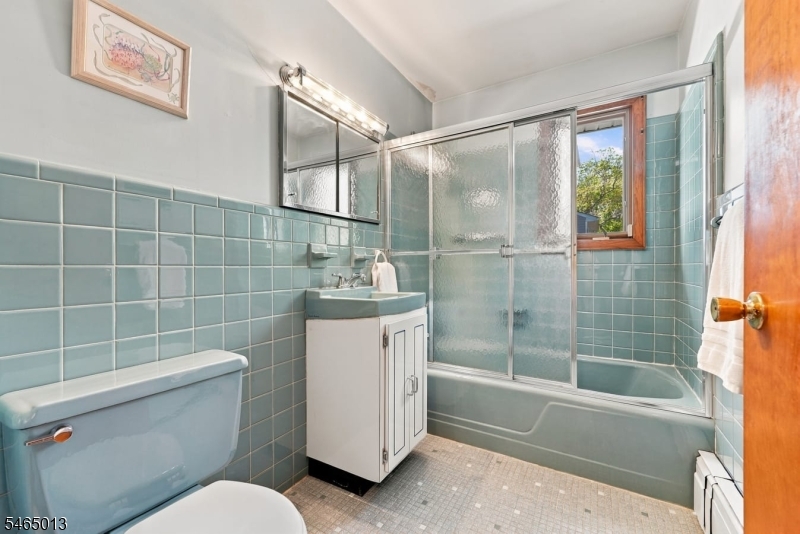 66 Enclosure Street Nutley NJ 07110