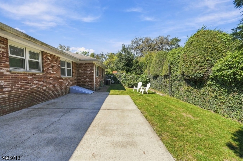 66 Enclosure Street Nutley NJ 07110