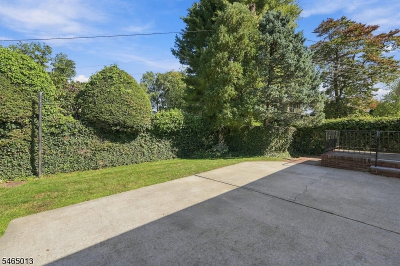 66 Enclosure Street Nutley NJ 07110