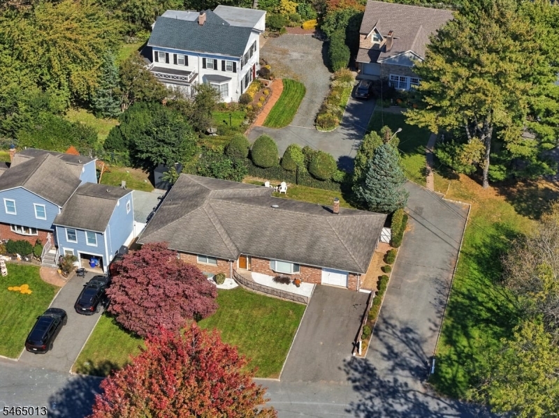 66 Enclosure Street Nutley NJ 07110