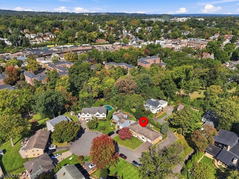 66 Enclosure Street Nutley NJ 07110