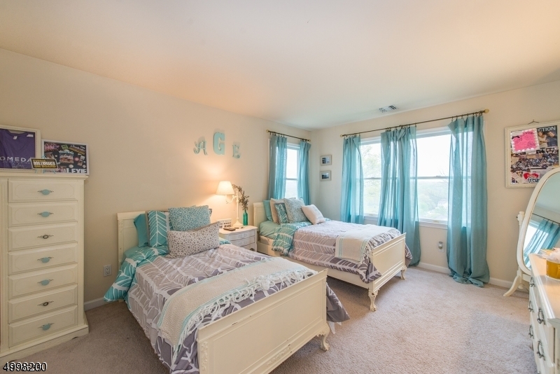 21 Bonnieview Lane Montville NJ 07082