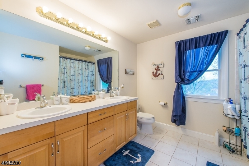 21 Bonnieview Lane Montville NJ 07082