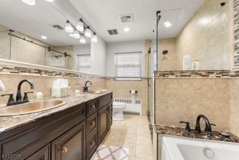 1070 Cumbermeade Road Fort Lee NJ 07024