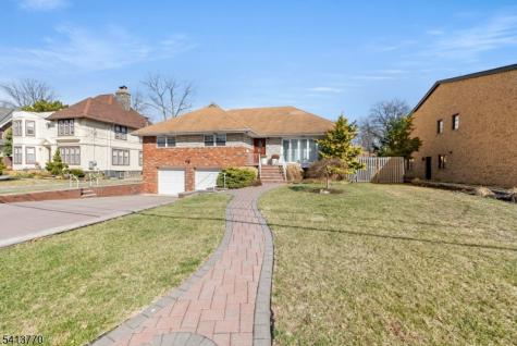 1070 Cumbermeade Road Fort Lee NJ 07024