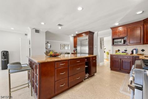 1070 Cumbermeade Road Fort Lee NJ 07024