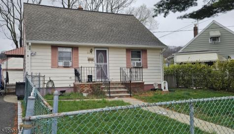 23 Colonial Avenue Cove Paterson NJ 07502