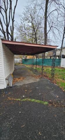 23 Colonial Avenue Cove Paterson NJ 07502