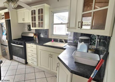 23 Colonial Avenue Cove Paterson NJ 07502