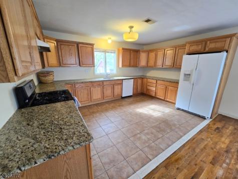 598 Broad Street Carlstadt NJ 07072
