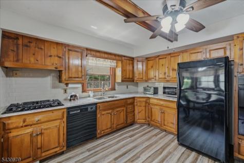 85 Stewart Avenue Kearny NJ 07032