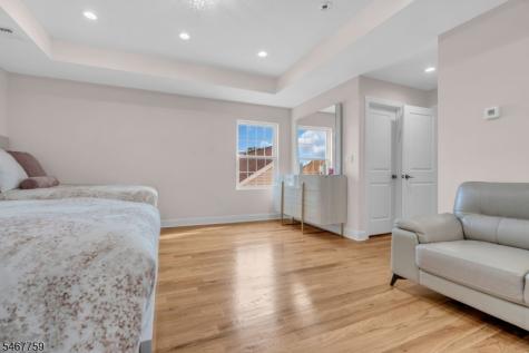 632 Laurita Street Linden NJ 07036