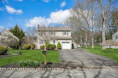 16 Meadow Lane Mansfield NJ 07840