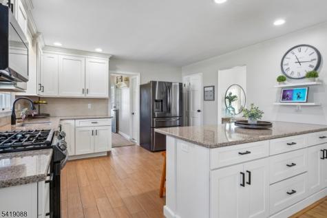 16 Meadow Lane Mansfield NJ 07840