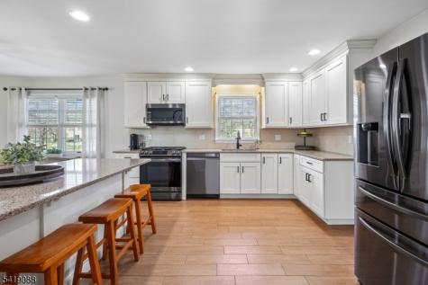 16 Meadow Lane Mansfield NJ 07840
