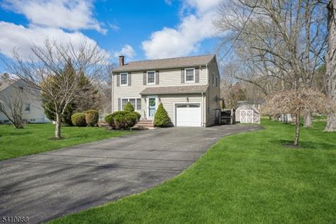 16 Meadow Lane Mansfield NJ 07840