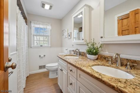 16 Meadow Lane Mansfield NJ 07840
