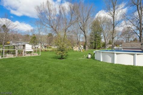 16 Meadow Lane Mansfield NJ 07840