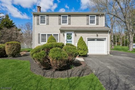 16 Meadow Lane Mansfield NJ 07840