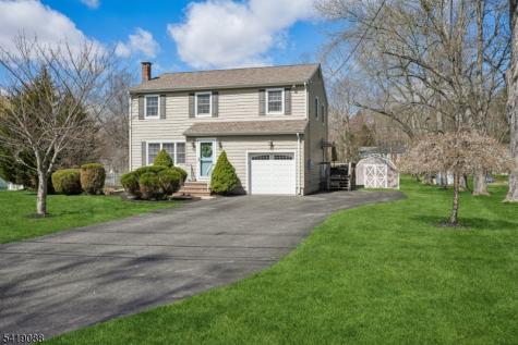 16 Meadow Lane Mansfield NJ 07840
