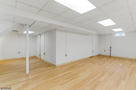 1436 Pleasant Valley Way West Orange NJ 07052