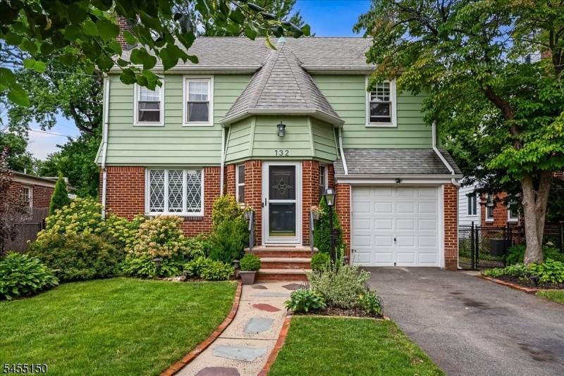 132 Lindbergh Boulevard Bloomfield NJ 07003