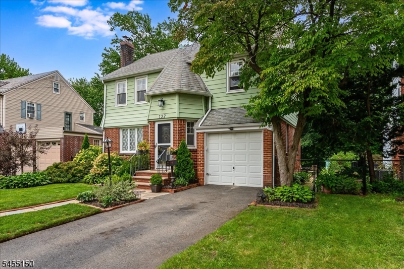 132 Lindbergh Boulevard Bloomfield NJ 07003