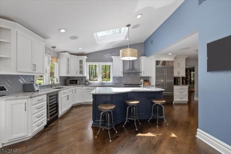 327 Woodside Avenue Franklin Lakes NJ 07417