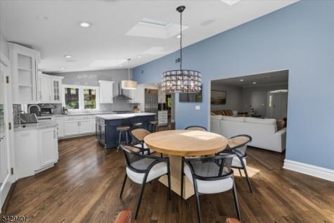 327 Woodside Avenue Franklin Lakes NJ 07417