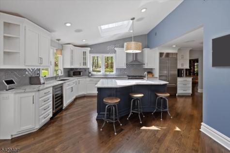 327 Woodside Avenue Franklin Lakes NJ 07417