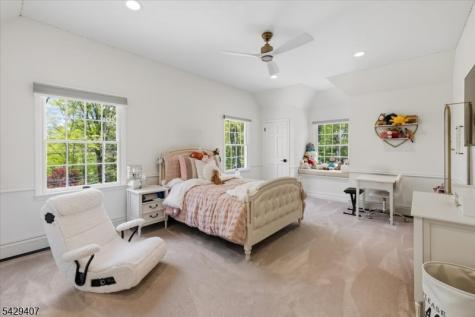 327 Woodside Avenue Franklin Lakes NJ 07417