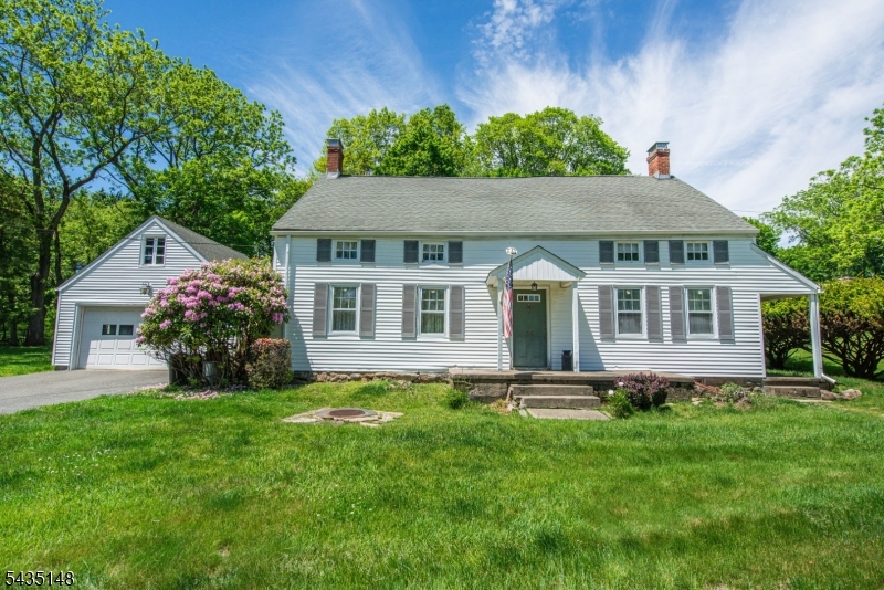34 Unneberg Avenue Roxbury NJ 07876