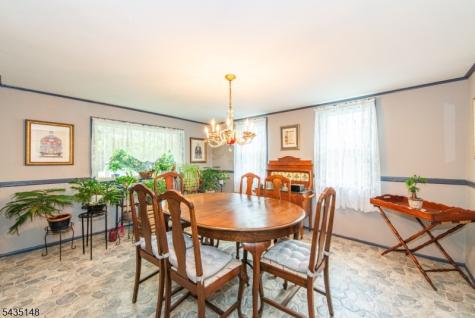 34 Unneberg Avenue Roxbury NJ 07876
