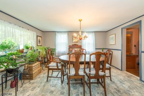 34 Unneberg Avenue Roxbury NJ 07876