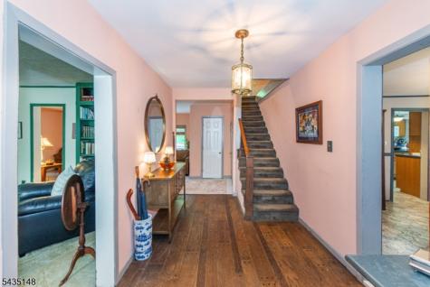 34 Unneberg Avenue Roxbury NJ 07876