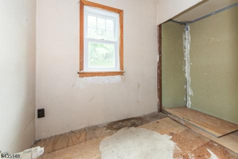 34 Unneberg Avenue Roxbury NJ 07876