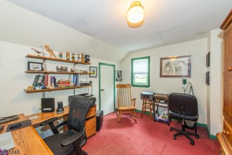 34 Unneberg Avenue Roxbury NJ 07876