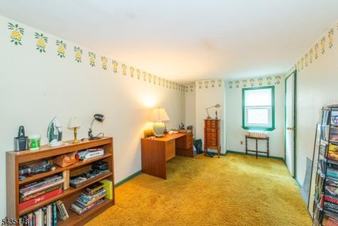 34 Unneberg Avenue Roxbury NJ 07876