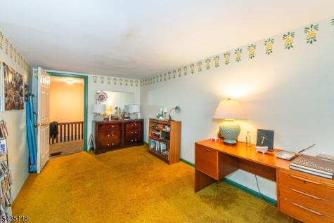 34 Unneberg Avenue Roxbury NJ 07876