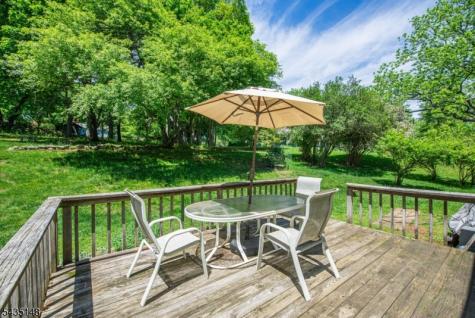 34 Unneberg Avenue Roxbury NJ 07876