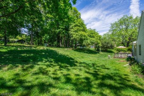 34 Unneberg Avenue Roxbury NJ 07876